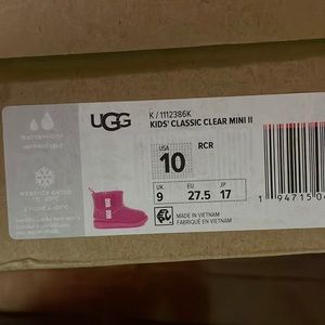 Toddler girl Ugg boots only worn a couple times very clean and almost new